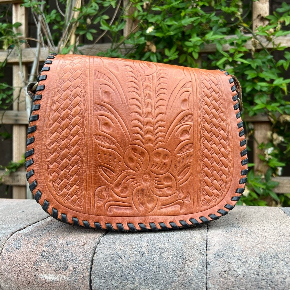 Patricia Nash Saddle bag in Tan